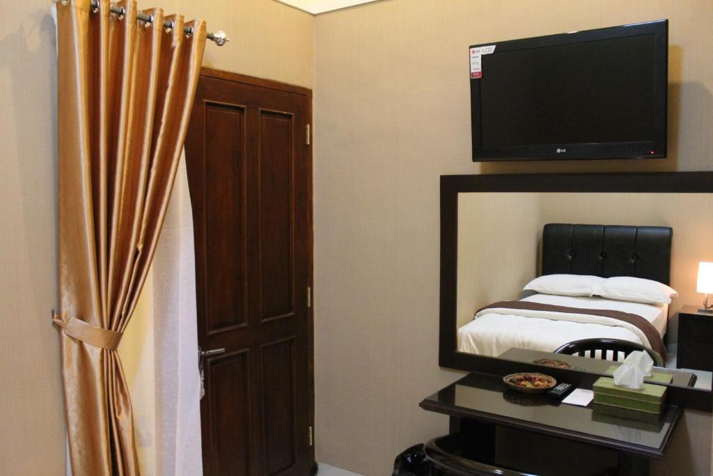 Omah Semar Homestay Yogyakarta Exterior photo