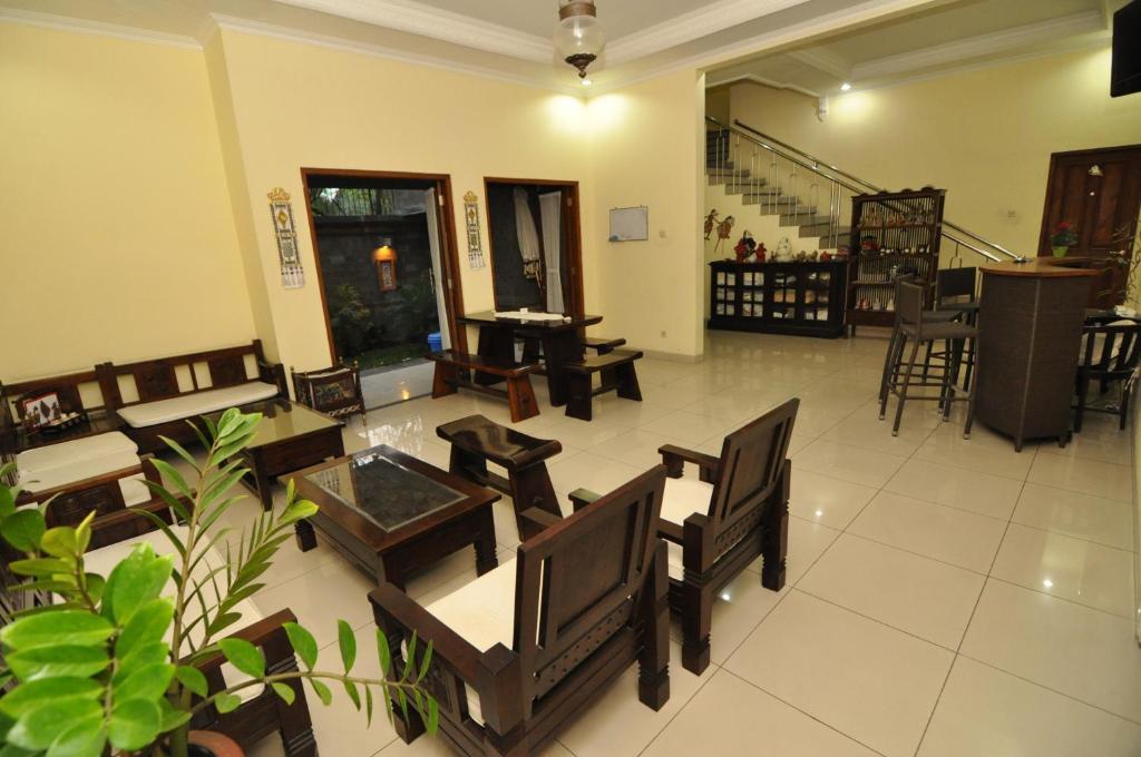 Omah Semar Homestay Yogyakarta Exterior photo