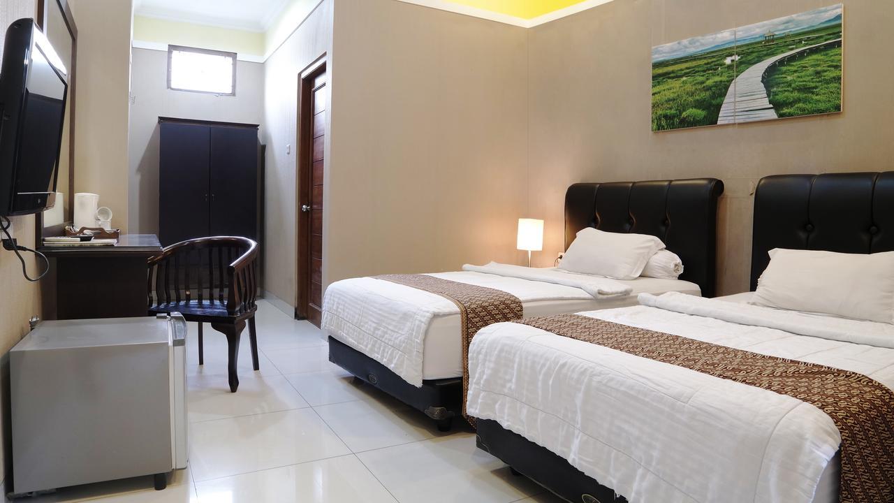 Omah Semar Homestay Yogyakarta Exterior photo